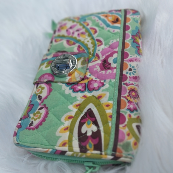 Vera Bradley Green Patterned Wallet & Glasses Case - Picture 7 of 11
